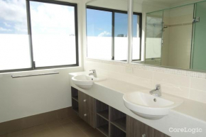 Central Perth city penthouse apt in Northbridge